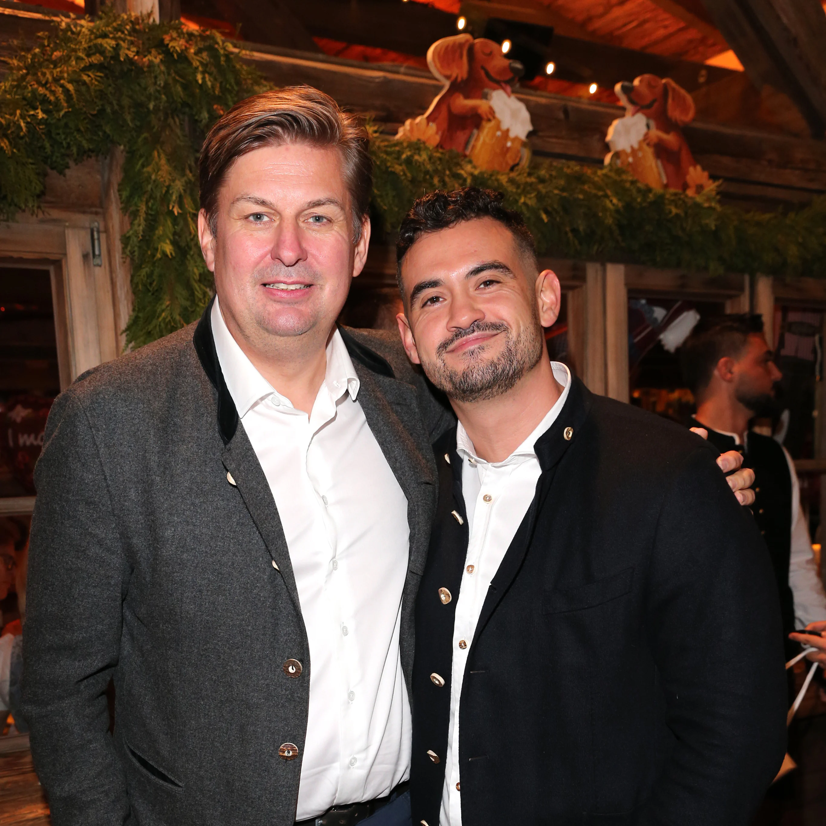 Thomas Daniel Kalman mit Maximilian Krah im Käferzelt 2025.